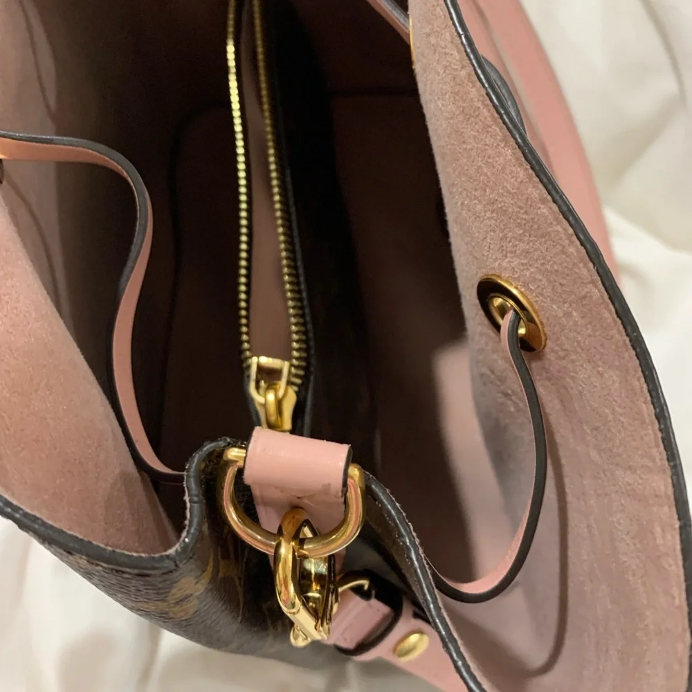 Louis Vuitton NeoNoe in Rose